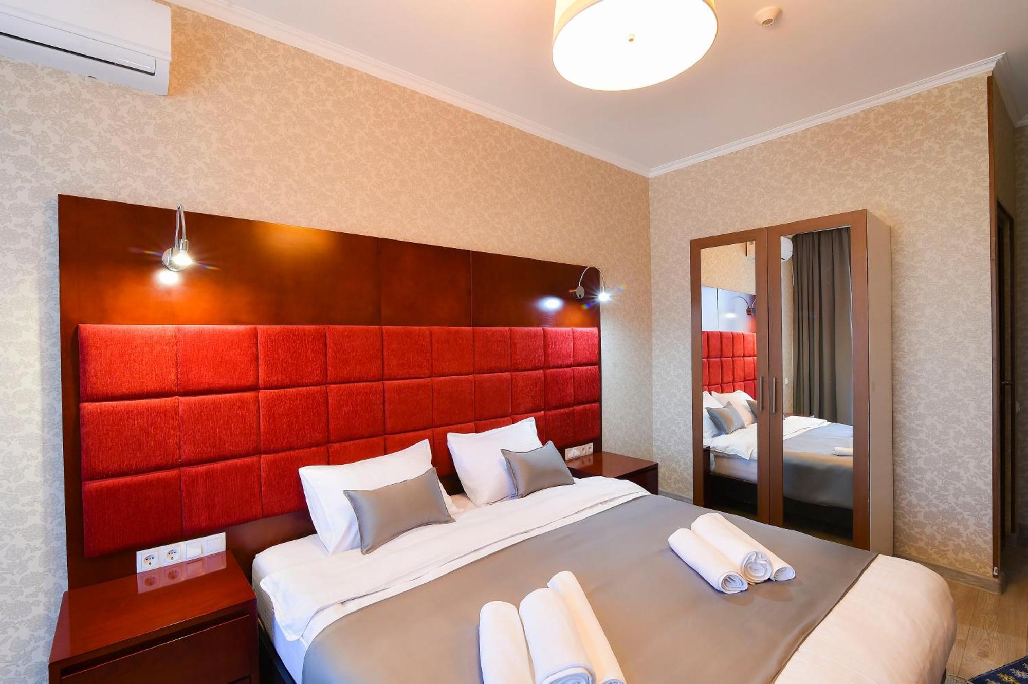 Kraveli Hotel Tbilisi Exterior photo