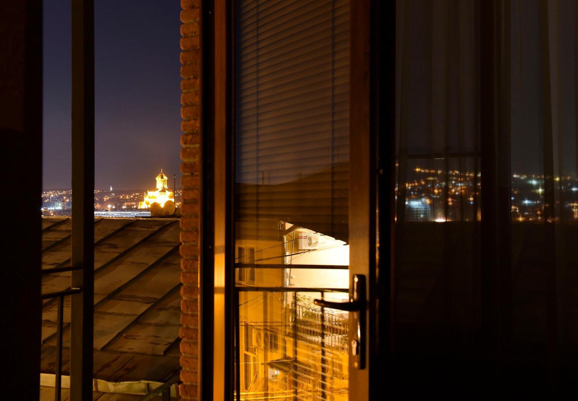 Kraveli Hotel Tbilisi Exterior photo
